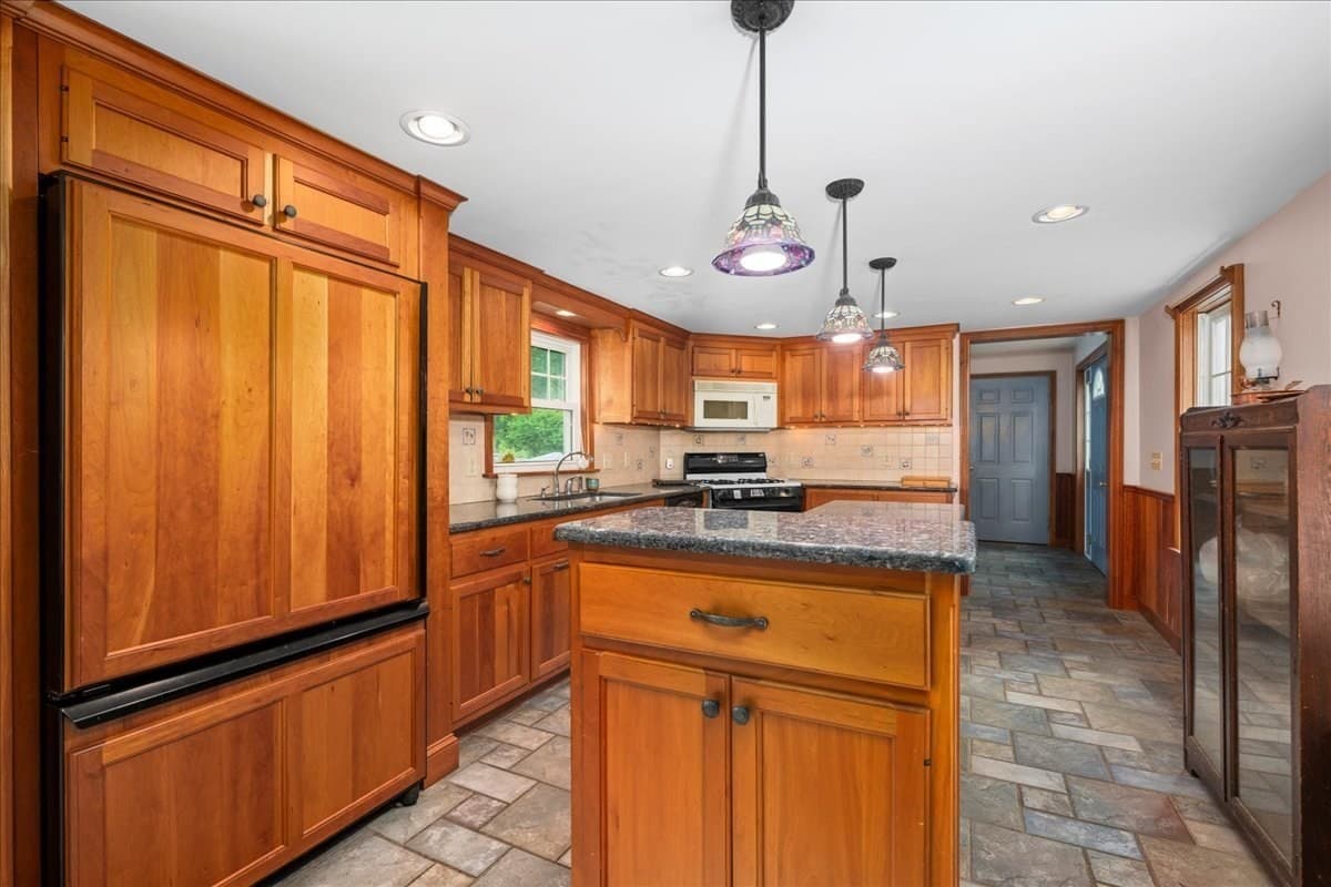 Single Family Residence at 12 Mill Stone Rd, West Brookfield MA 01585, West Brookfield, photo 8 of 41