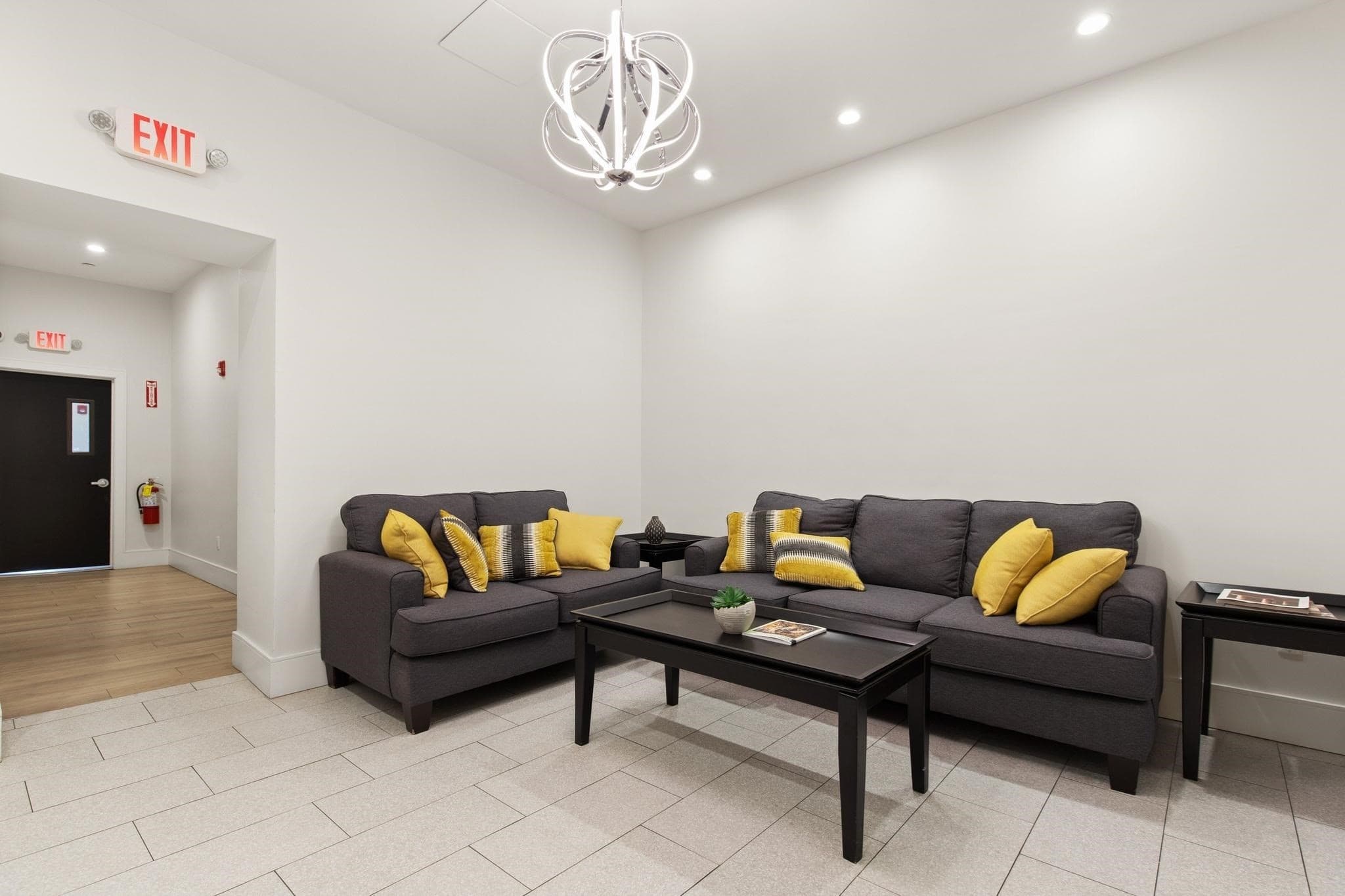 Condominium at 1948-1950 Washington St # 2G, Boston MA 02118, photo 16 of 20
