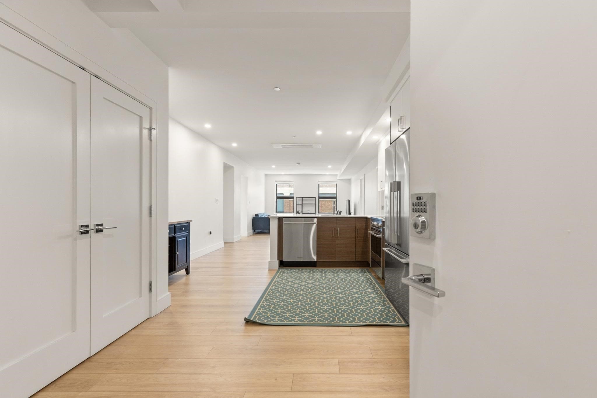 Condominium at 1948-1950 Washington St # 2G, Boston MA 02118, photo 9 of 20