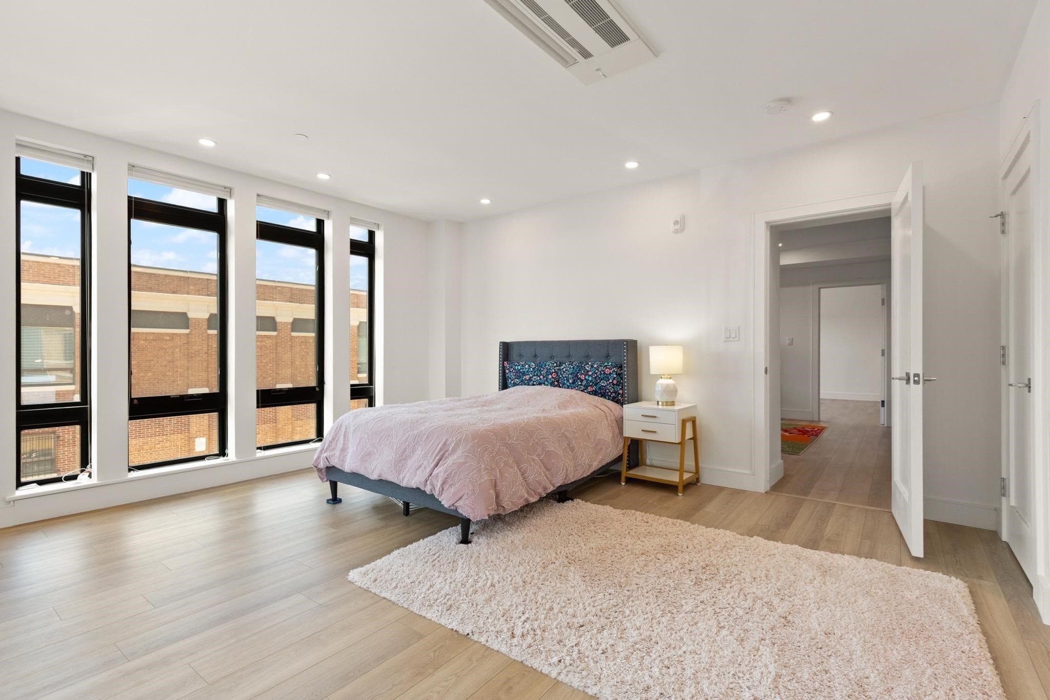 Condominium at 1948-1950 Washington St # 2G, Boston MA 02118, photo 11 of 20