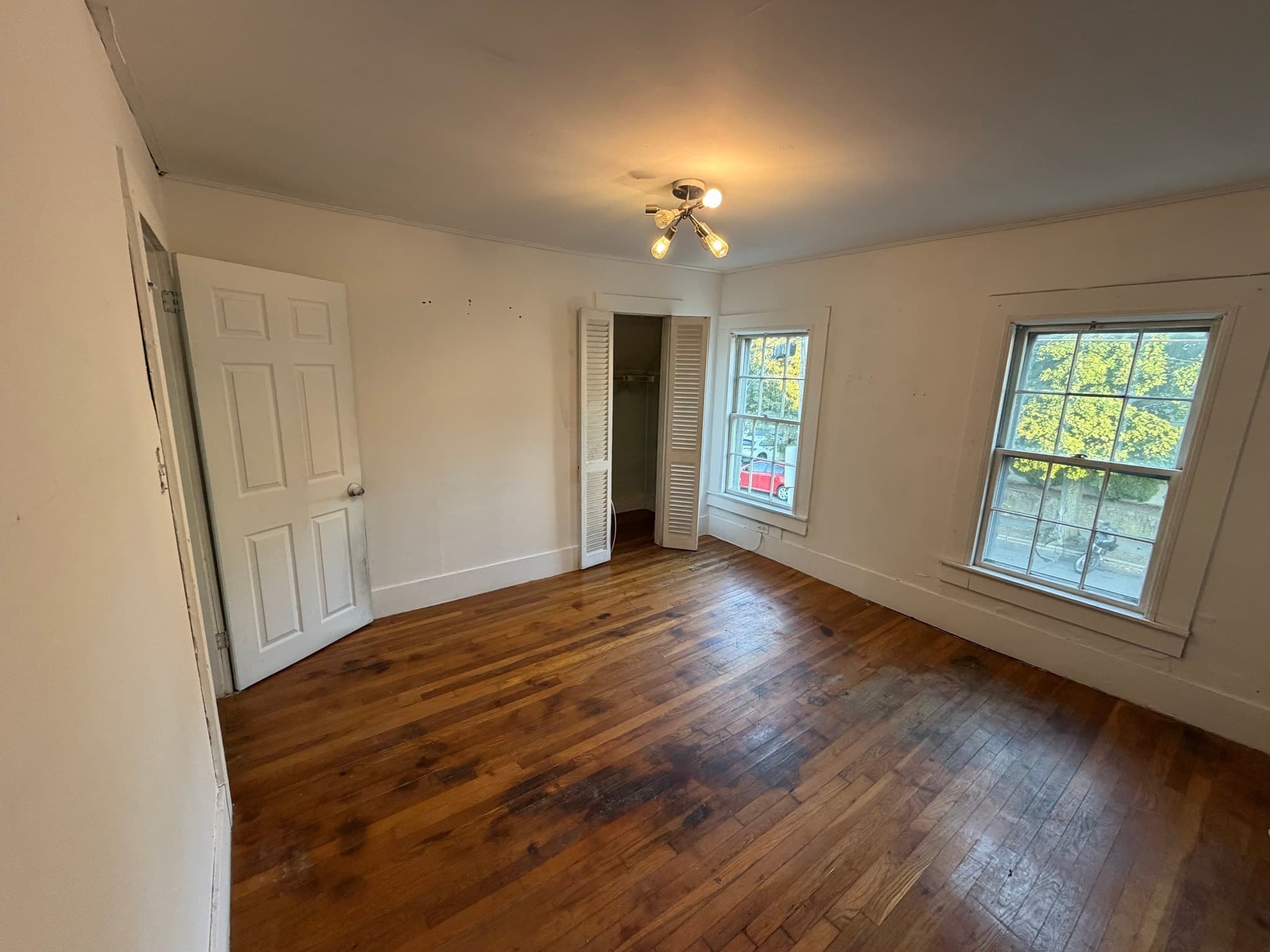 Single Family Residence at 26 Glenwood St, Lynn MA 01902, photo 6 of 9