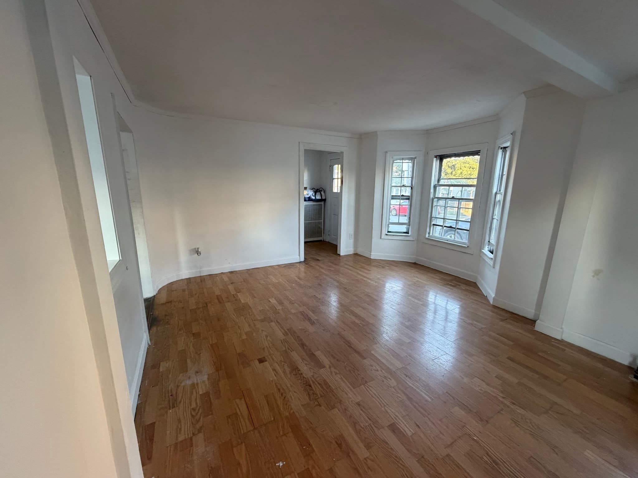 Single Family Residence at 26 Glenwood St, Lynn MA 01902, photo 4 of 9
