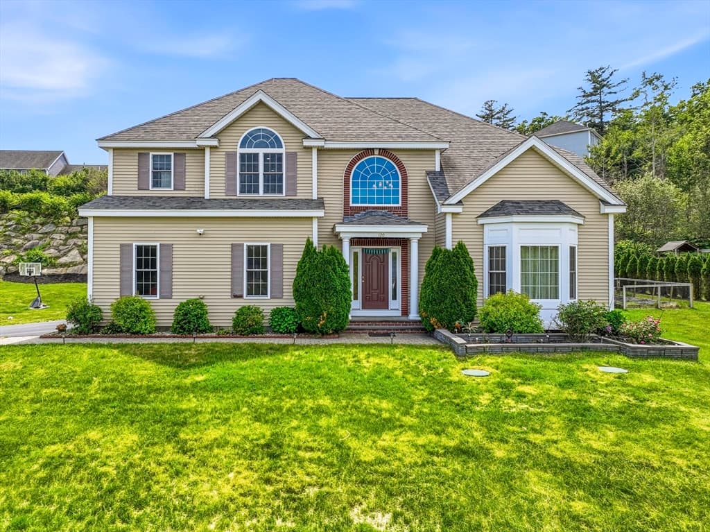 120 Mohawk Path, Holliston MA 01746
