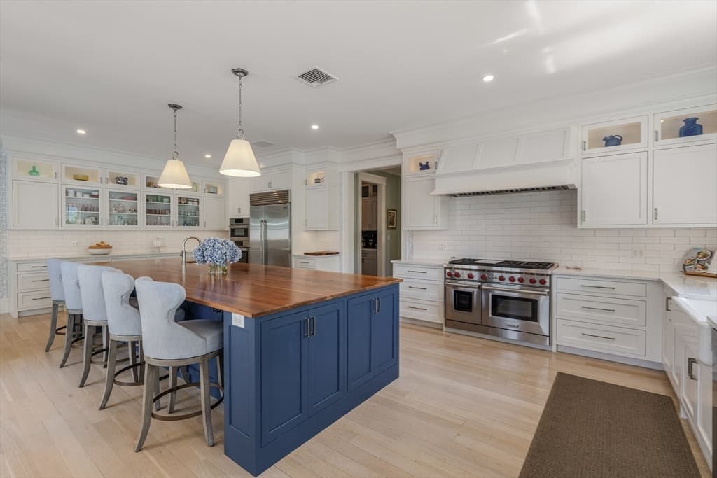 Single Family Residence at 15 Proctor St, Manchester MA 01944, Manchester, photo 13 of 42