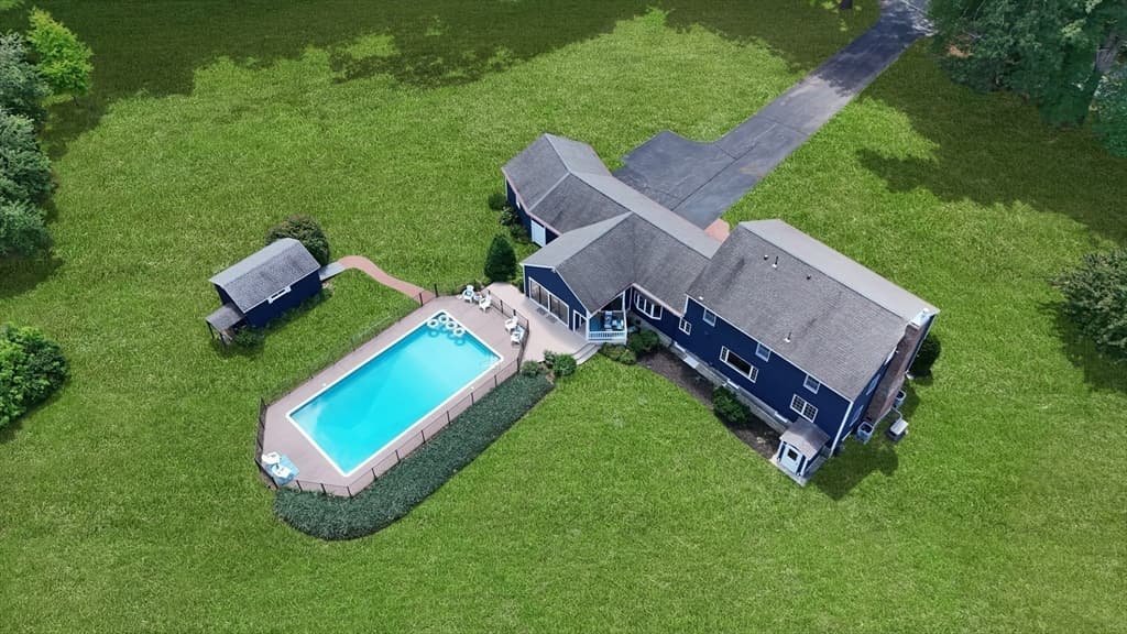 11 Lawndale Rd, Tyngsborough MA 01879 photo 3
