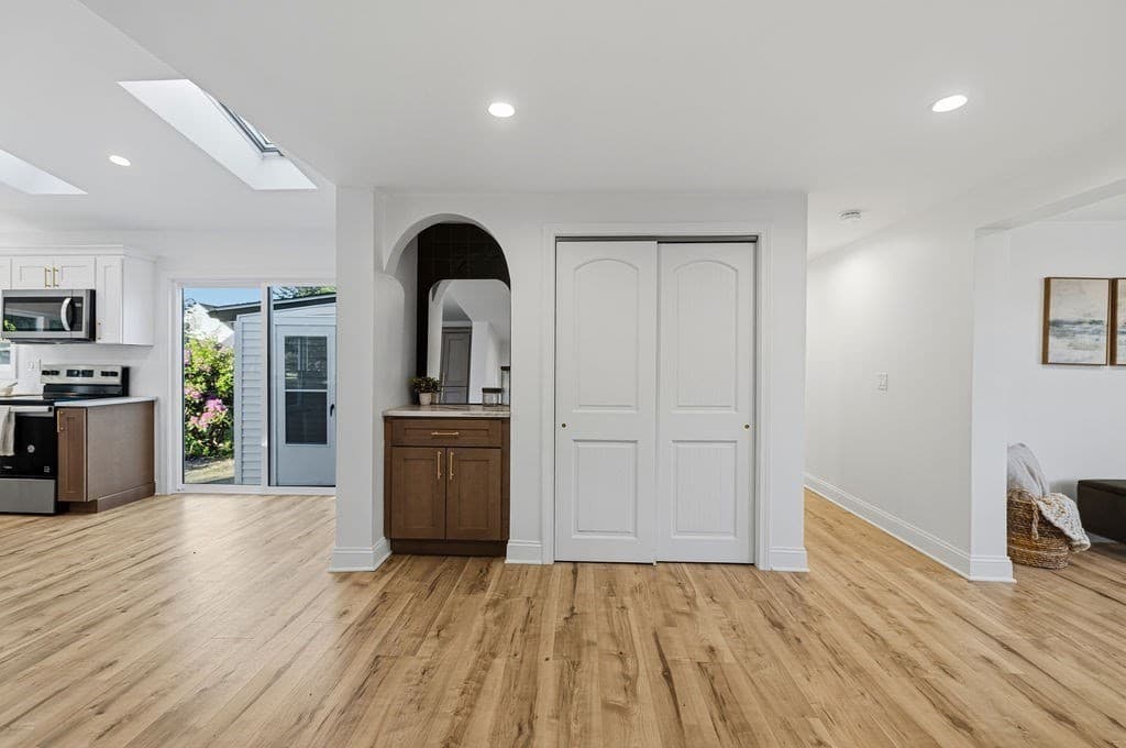 Single Family Residence at 9 San Juan Dr, Bristol RI 02809, Bristol, photo 9 of 36