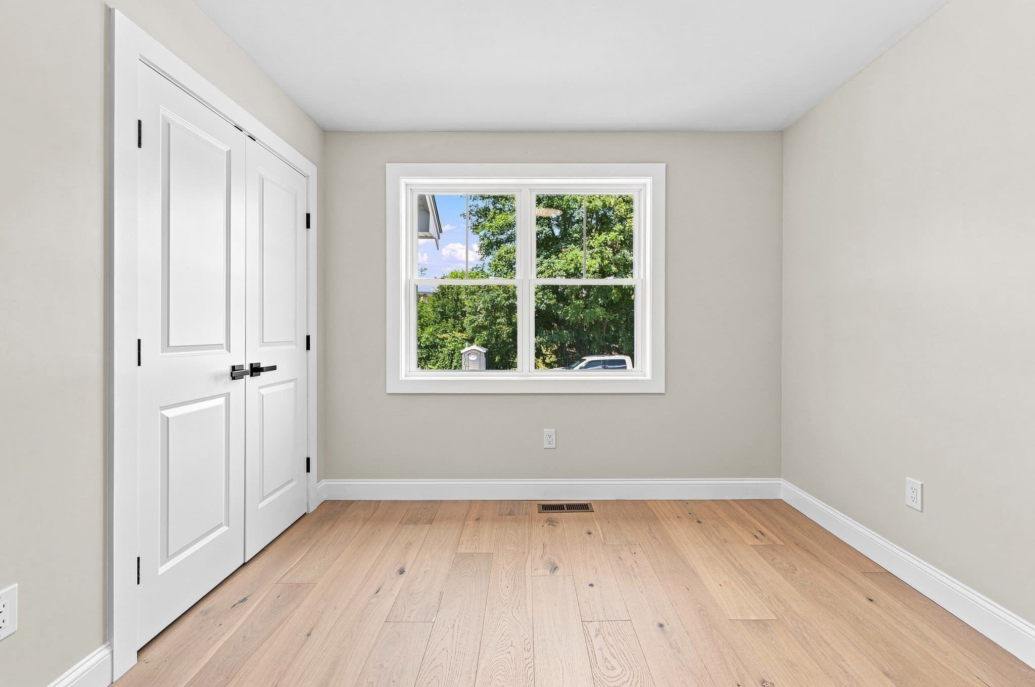 Single Family Residence at 42 Ross St, Fall River MA 02723, photo 27 of 31