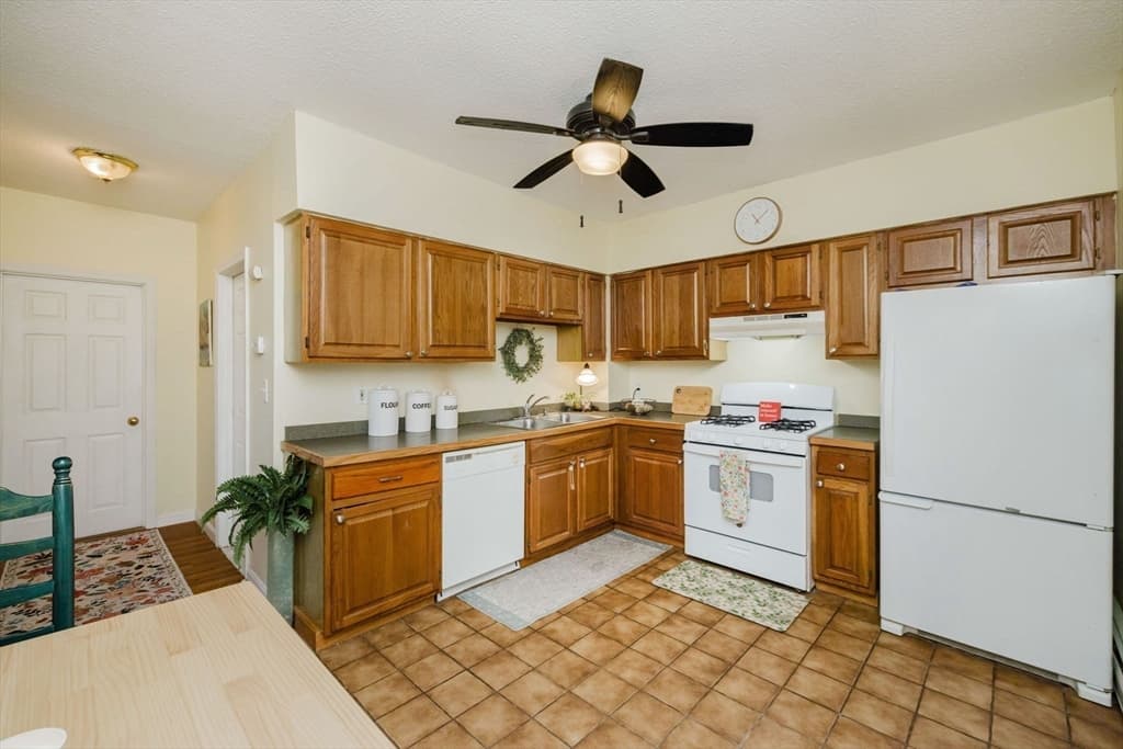 464 Bank Street # 10, Fall River MA 02720 photo 7