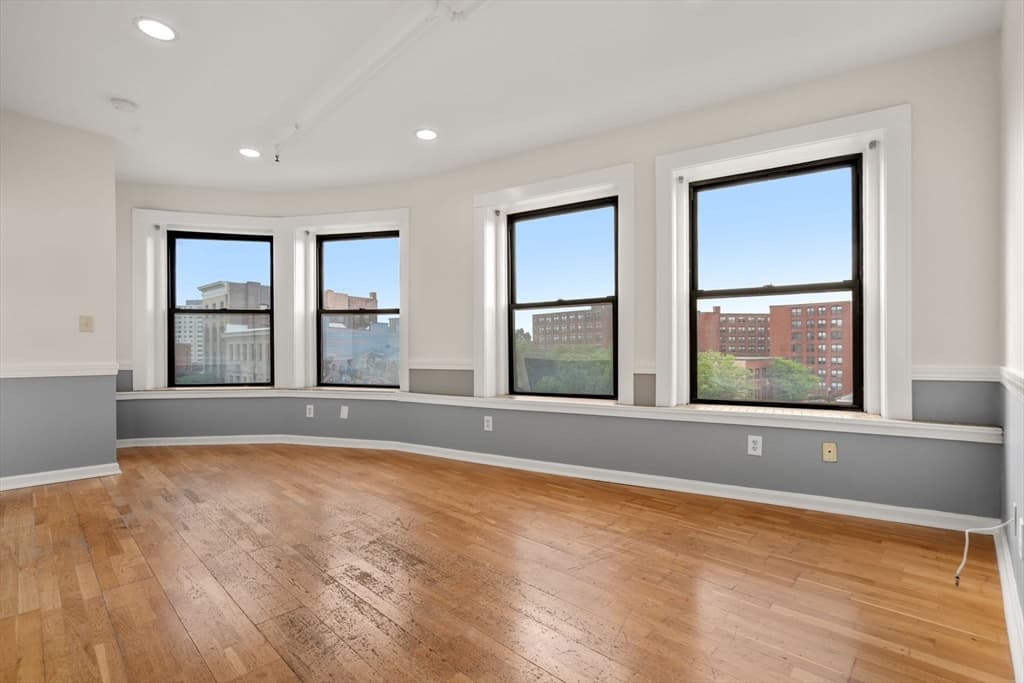 Condominium at 7 Central Square # 401, Lynn MA 01901, Lynn, photo 6 of 19