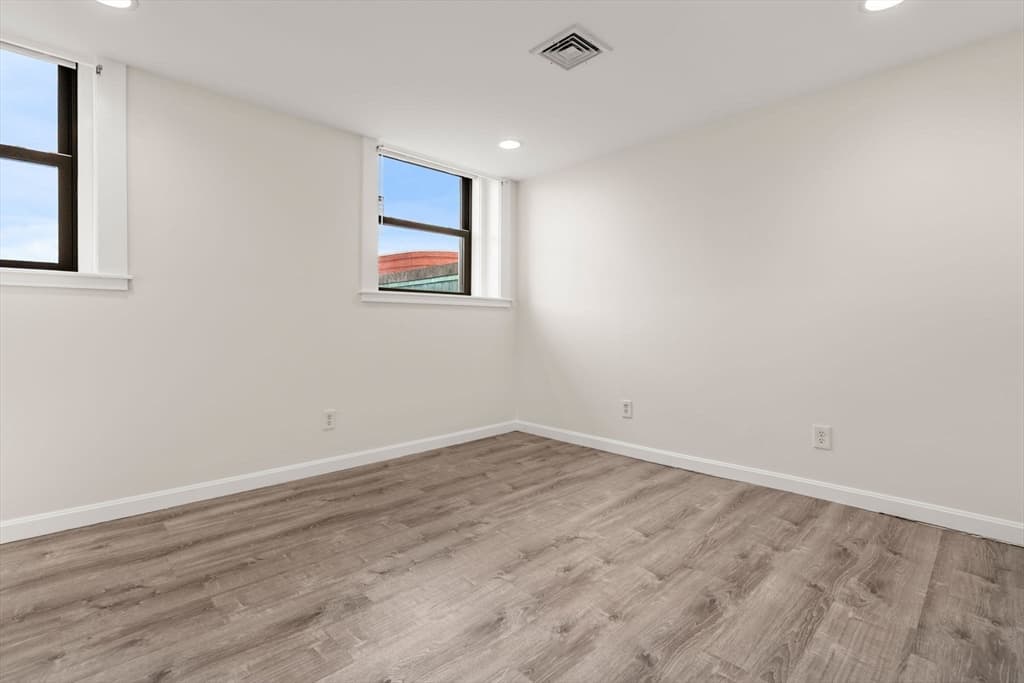 Condominium at 7 Central Square # 401, Lynn MA 01901, Lynn, photo 17 of 19