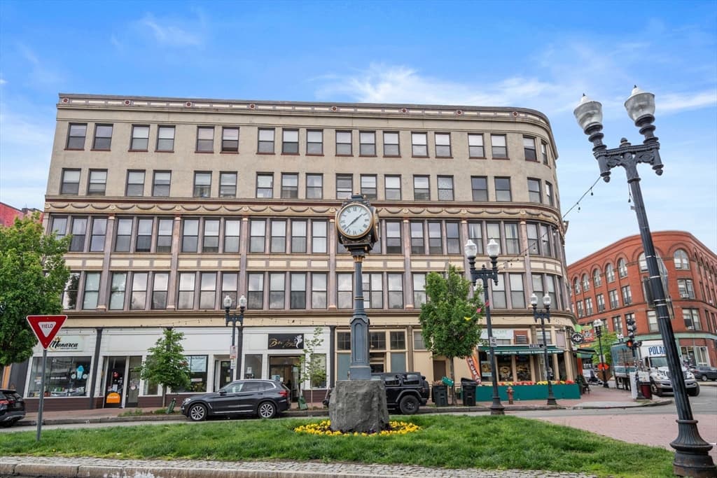 7 Central Square # 401, Lynn MA 01901