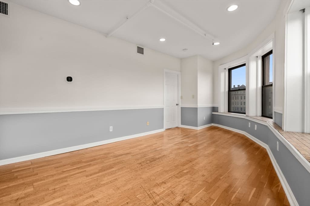 Condominium at 7 Central Square # 401, Lynn MA 01901, Lynn, photo 5 of 19