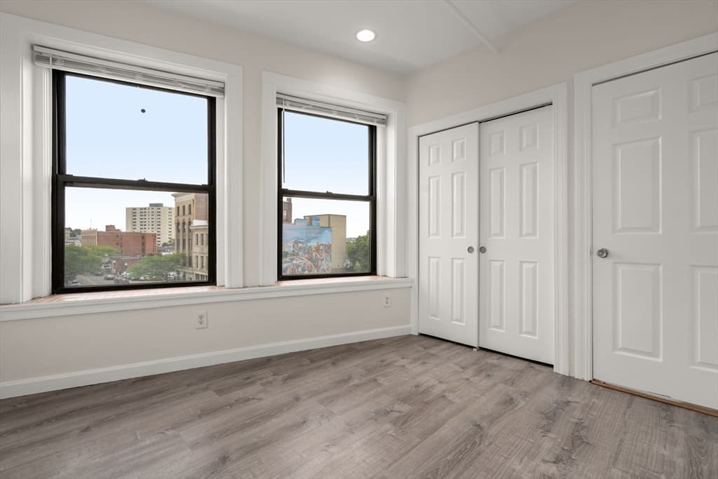 Condominium at 7 Central Square # 401, Lynn MA 01901, Lynn, photo 9 of 19