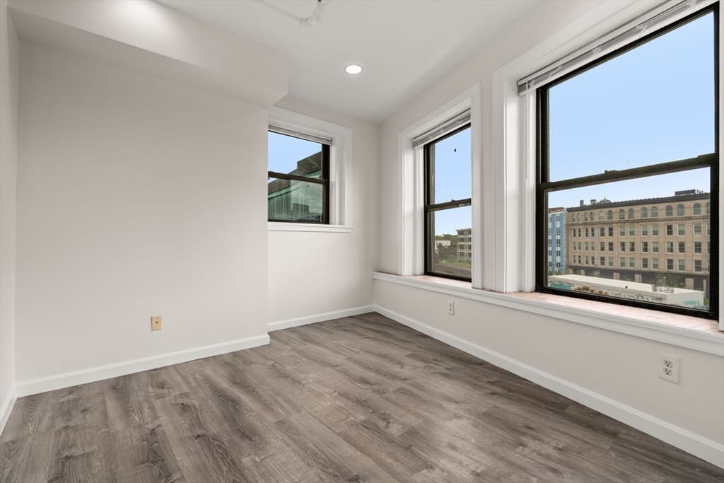 Condominium at 7 Central Square # 401, Lynn MA 01901, Lynn, photo 8 of 19