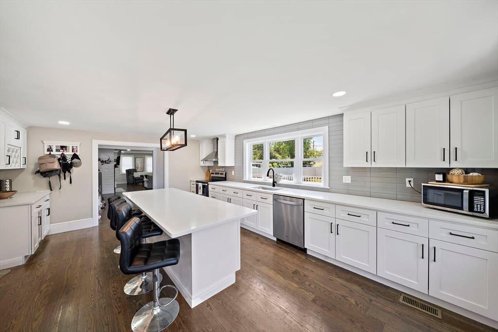 139 Washington Street, East Bridgewater MA 02333 photo 4