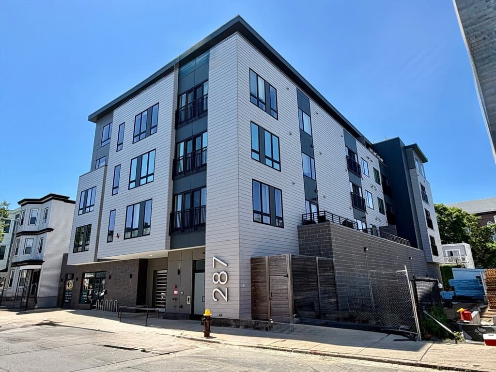 Condominium at 287 Maverick Avenue # 202, Boston MA 02128, Boston, photo 2 of 23