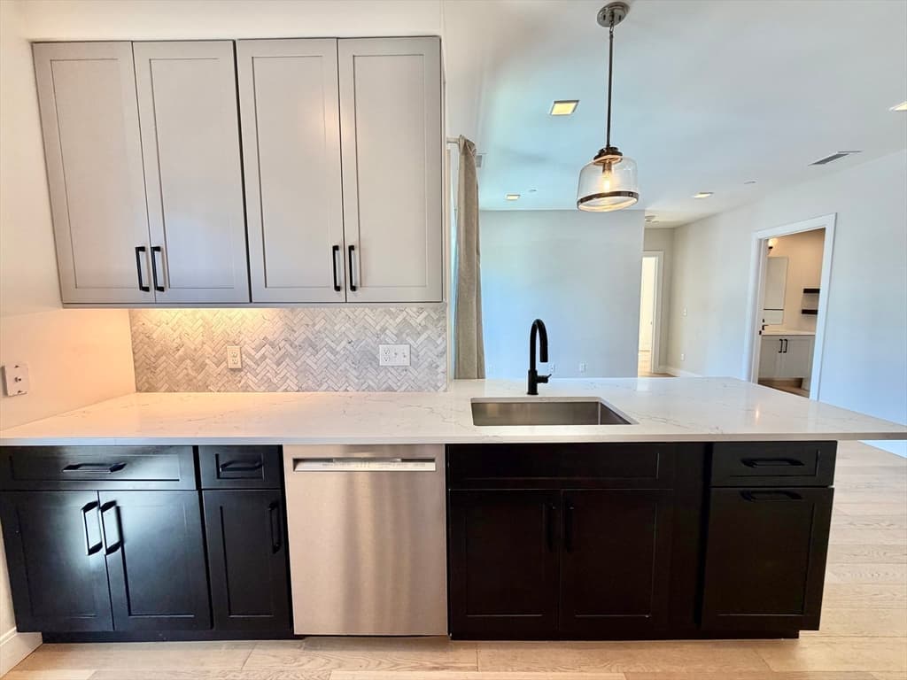 Condominium at 287 Maverick Avenue # 202, Boston MA 02128, Boston, photo 6 of 23