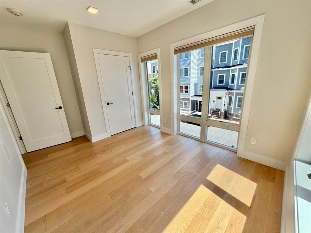 Condominium at 287 Maverick Avenue # 202, Boston MA 02128, Boston, photo 12 of 23