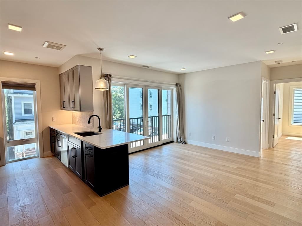 Condominium at 287 Maverick Avenue # 202, Boston MA 02128, Boston, photo 11 of 23