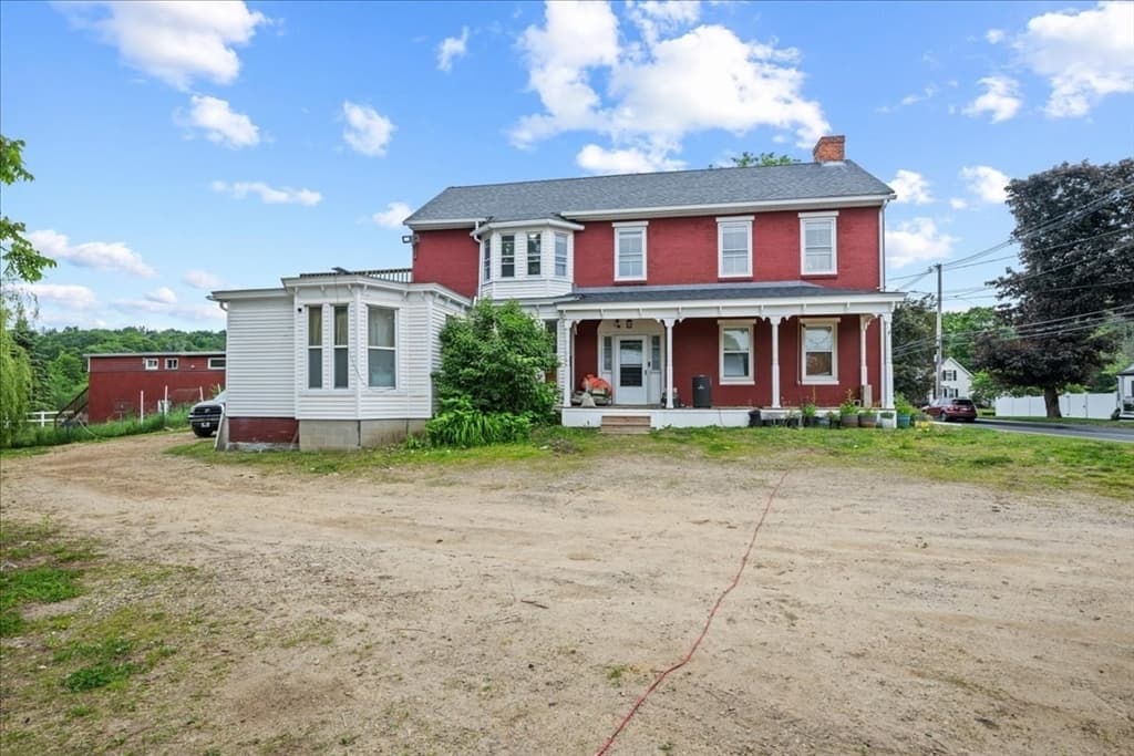 4 Family at 331 N Main St, North Brookfield MA 01535, photo 2 of 42
