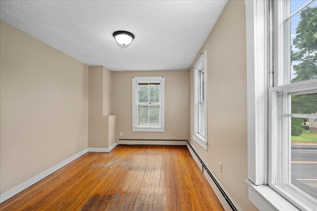4 Family at 331 N Main St, North Brookfield MA 01535, photo 7 of 42