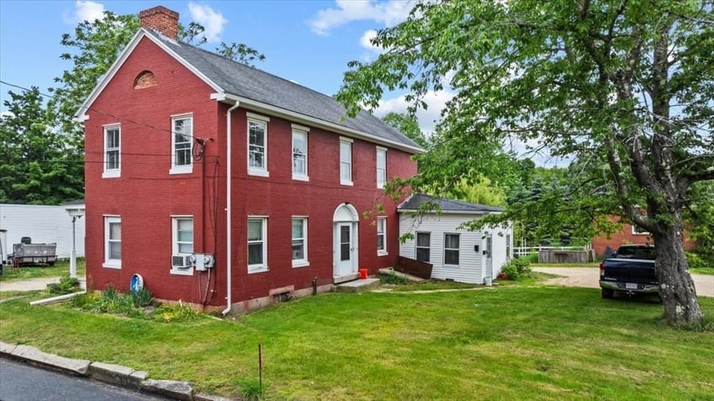 331 N Main St, North Brookfield MA 01535
