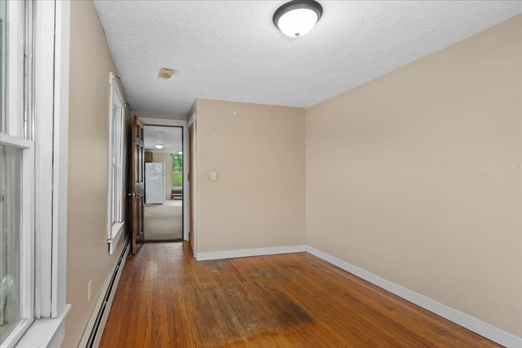 4 Family at 331 N Main St, North Brookfield MA 01535, photo 8 of 42