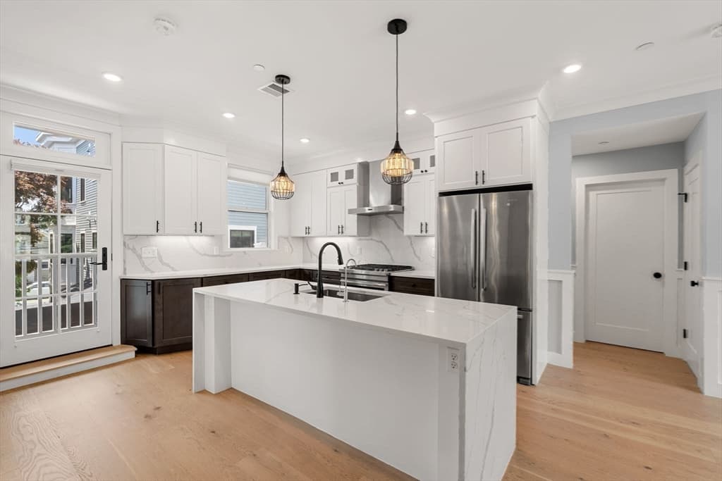 113 Beacon Street # B, Somerville MA 02143 photo 3
