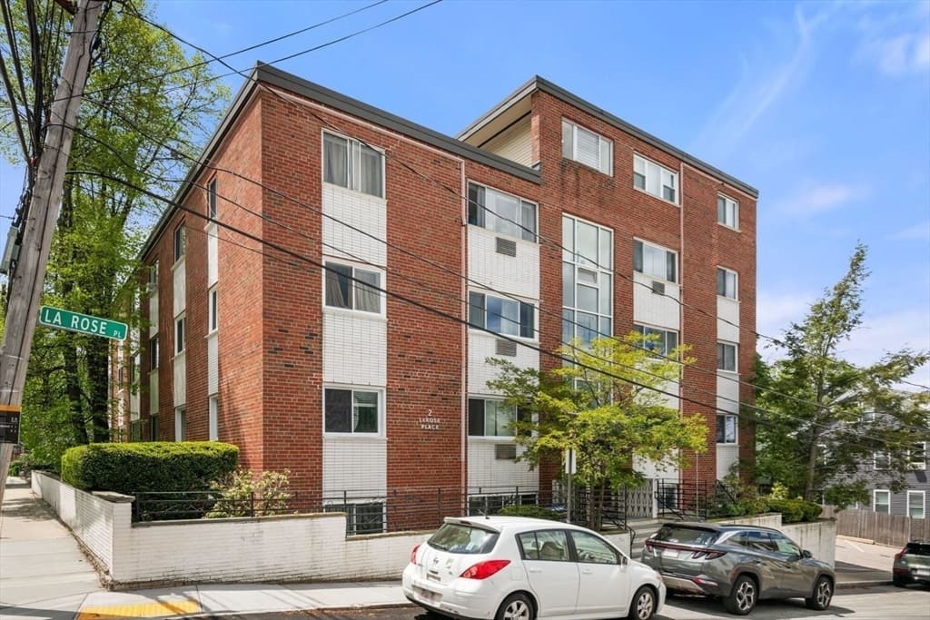2 Larose Pl # 10, Boston MA 02135