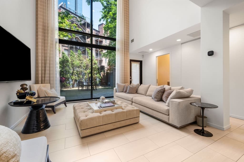 Condominium at 109 Chandler St # 1, Boston MA 02116, photo 3 of 35