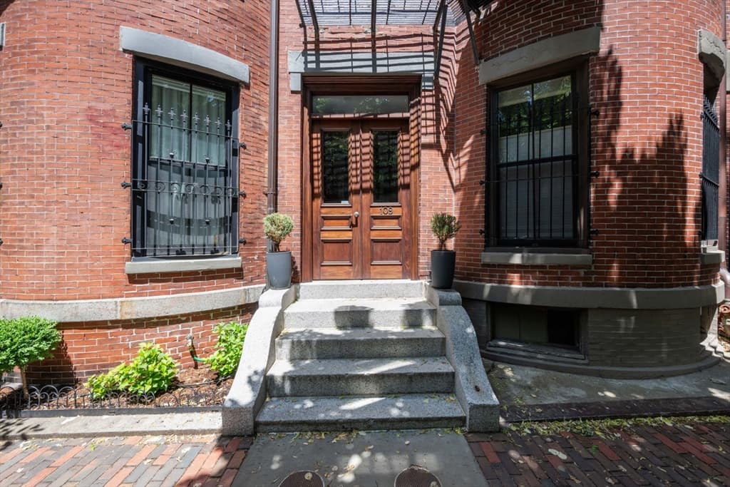 Condominium at 109 Chandler St # 1, Boston MA 02116, photo 34 of 35