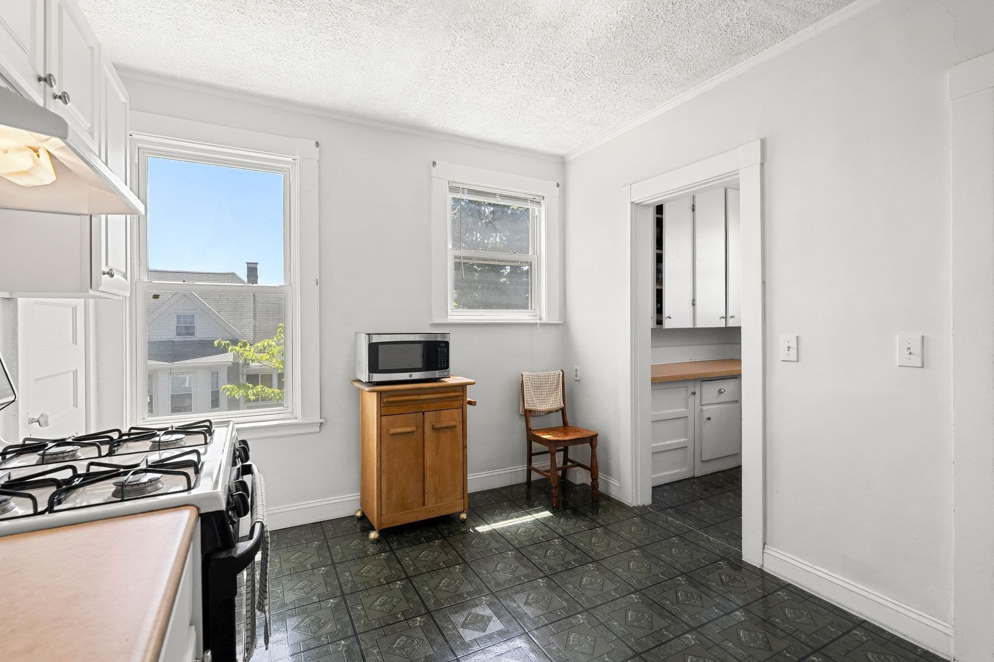 3 Family at 228-230 Euclid Ave, Lynn MA 01904, photo 27 of 42