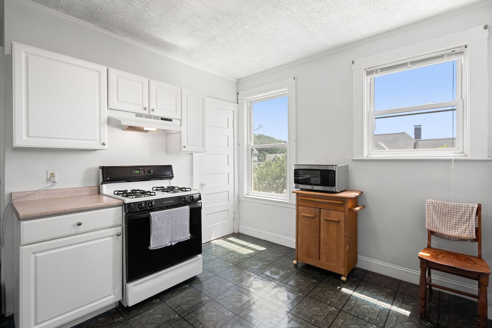 3 Family at 228-230 Euclid Ave, Lynn MA 01904, photo 29 of 42