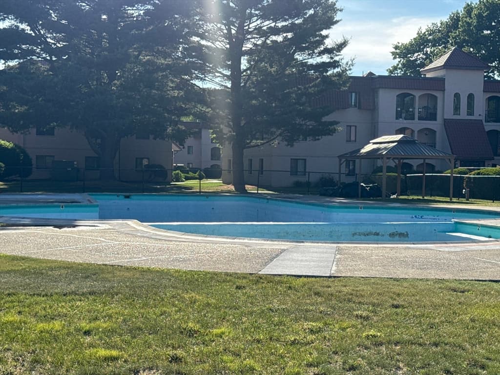 Condominium at 685 Oak St # 12, Brockton MA 02301, Brockton, photo 16 of 19