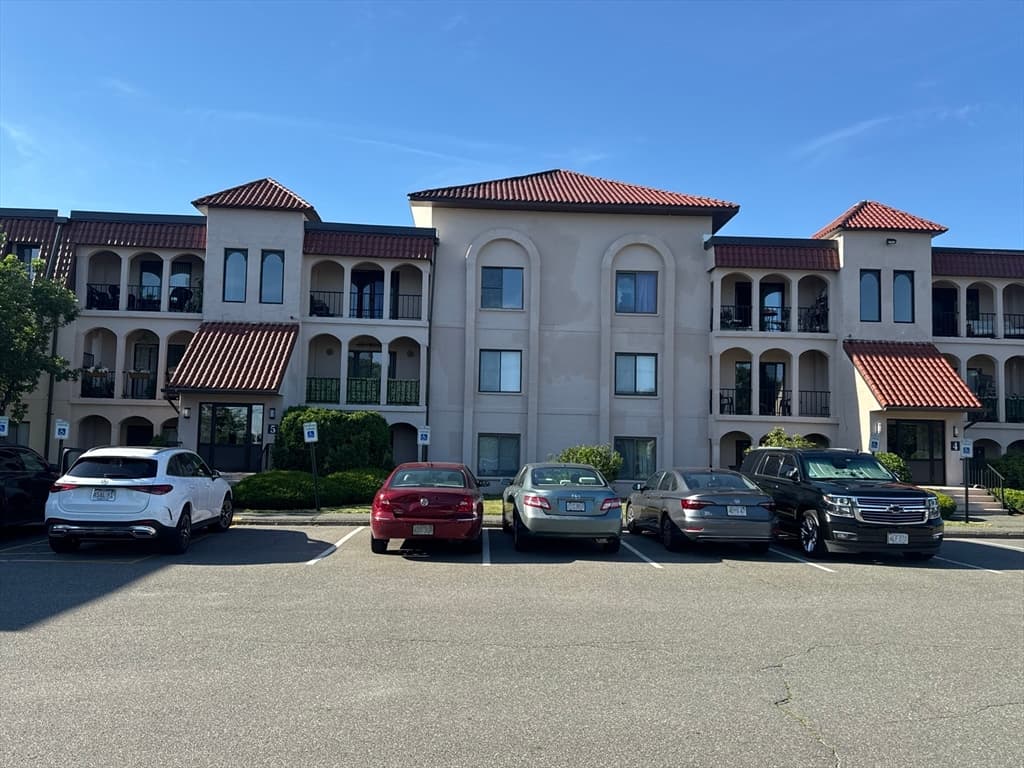 685 Oak St # 12, Brockton MA 02301