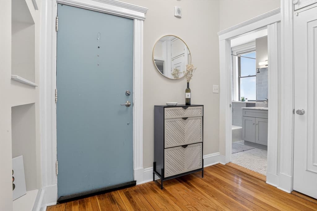 Condominium at 36 E Newton St # 1, Boston MA 02118, Boston, photo 3 of 17
