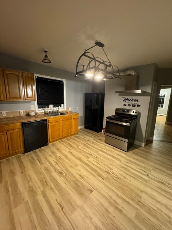 3 Family at 93 Sterling St, Worcester MA 01610, photo 2 of 12