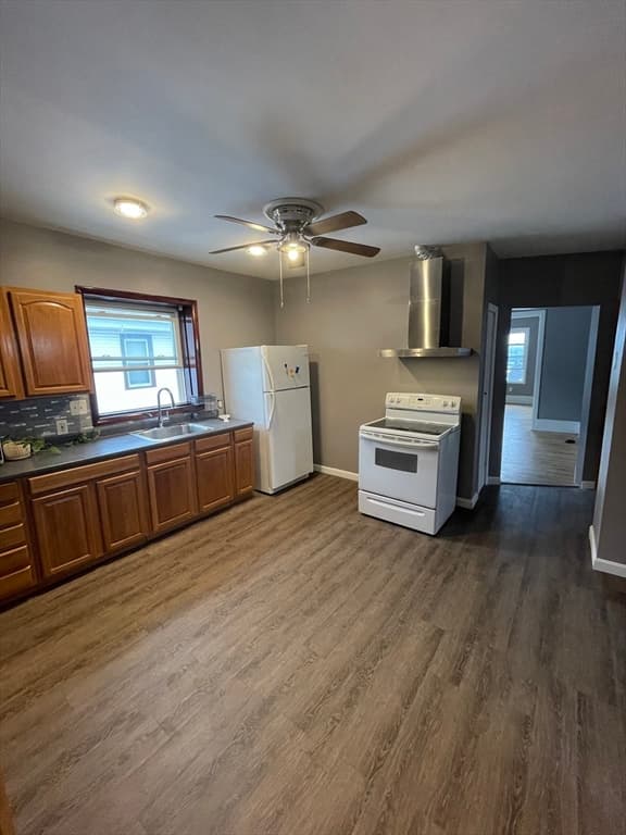 3 Family at 93 Sterling St, Worcester MA 01610, photo 9 of 12