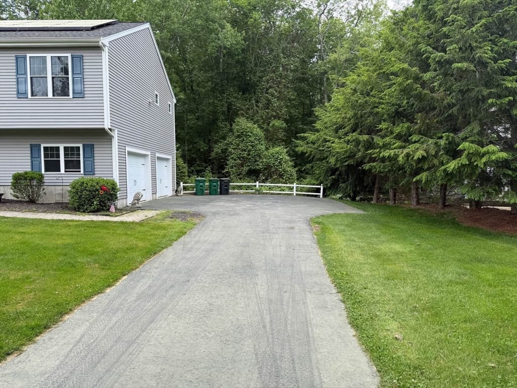21 Forest St, Pembroke MA 02359 photo 2