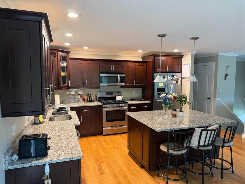 21 Forest St, Pembroke MA 02359 photo 6