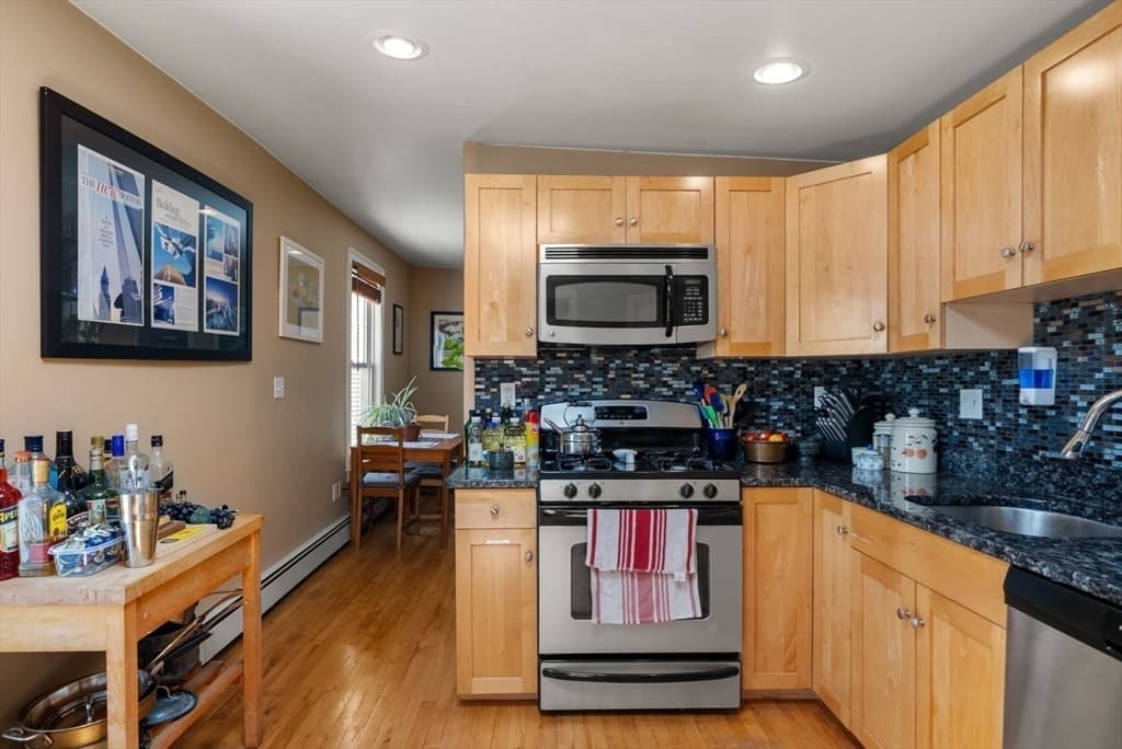 Condominium at 295 River St # 3R, Cambridge MA 02139, photo 6 of 23