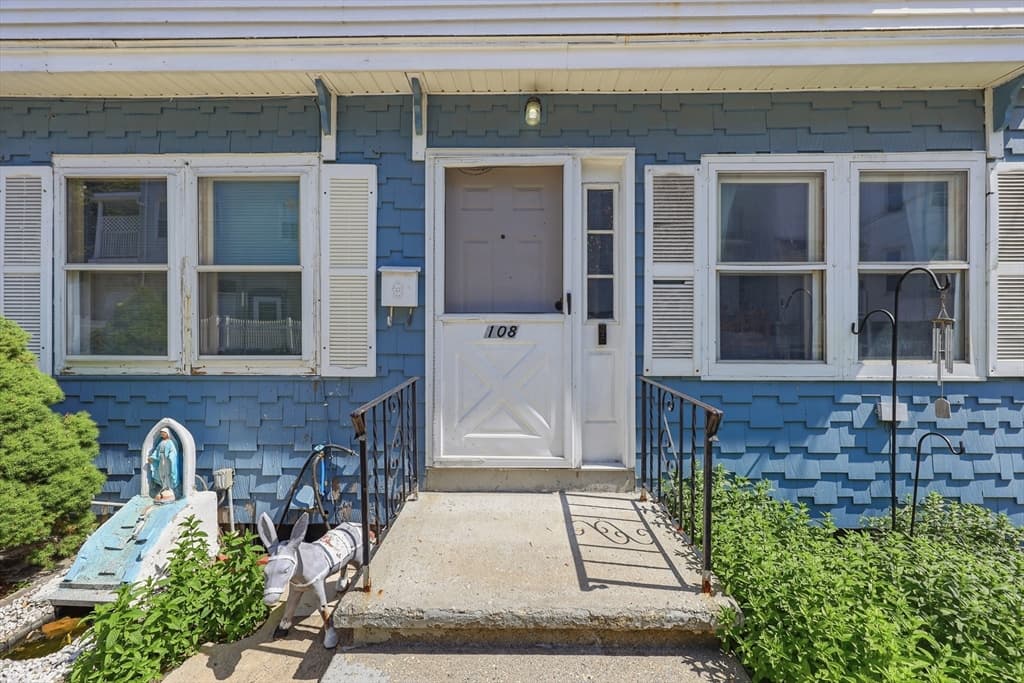 Condominium at 108 Marlborough Street # 108, Chelsea MA 02150, Chelsea, photo 2 of 37