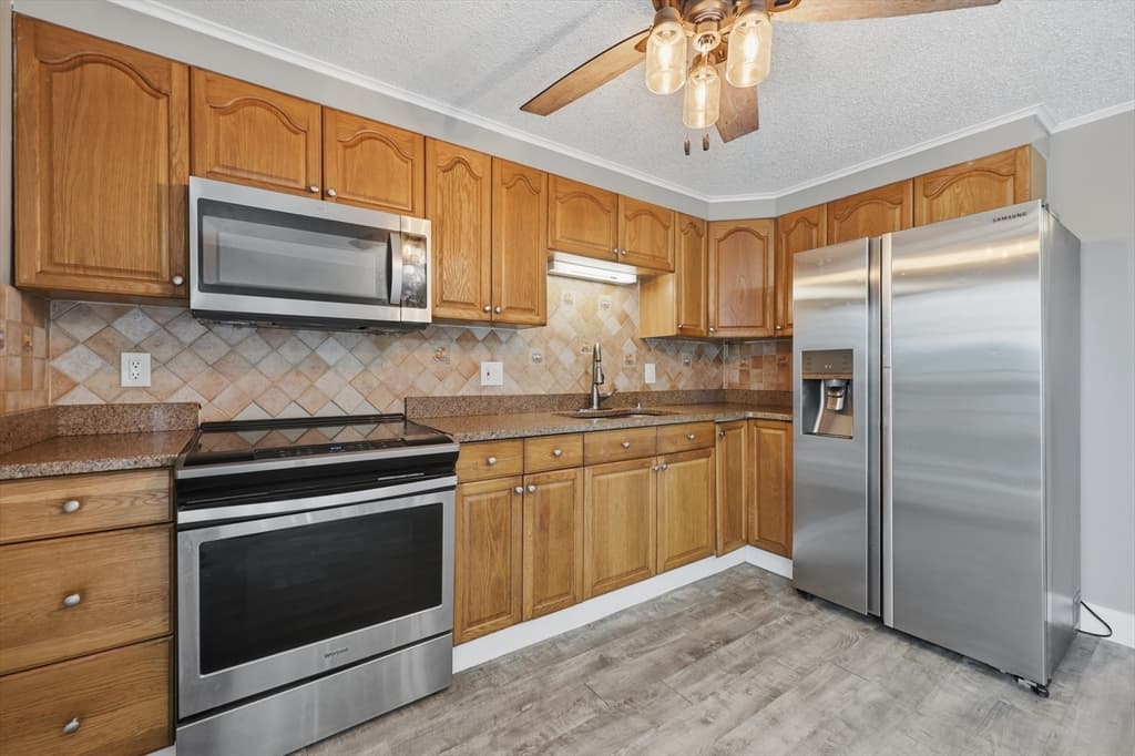 Condominium at 108 Marlborough Street # 108, Chelsea MA 02150, Chelsea, photo 6 of 37