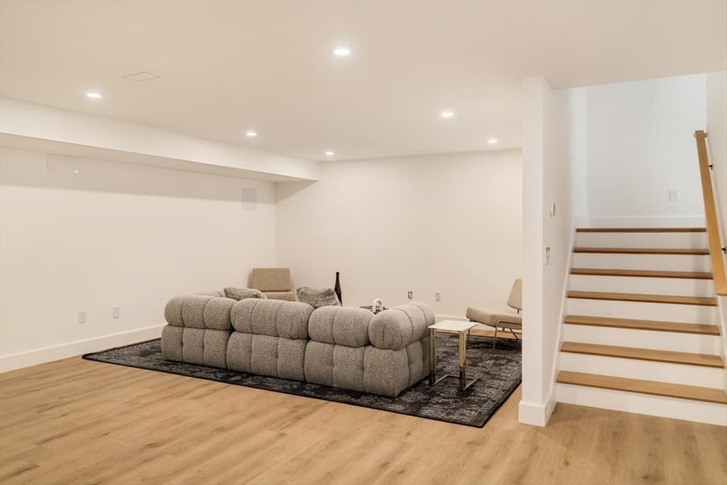Single Family Residence at 15 South Waverly, Boston MA 02135, photo 28 of 32