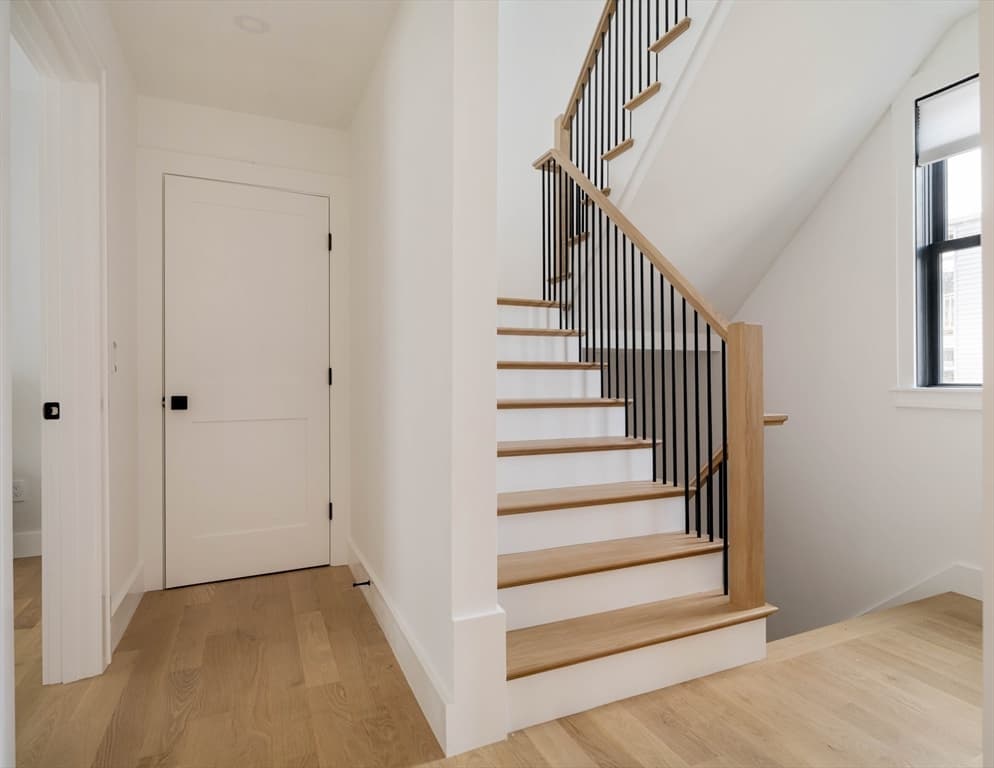 Single Family Residence at 15 South Waverly, Boston MA 02135, photo 14 of 32