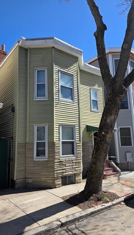 74 Wordsworth St, Revere MA 02151