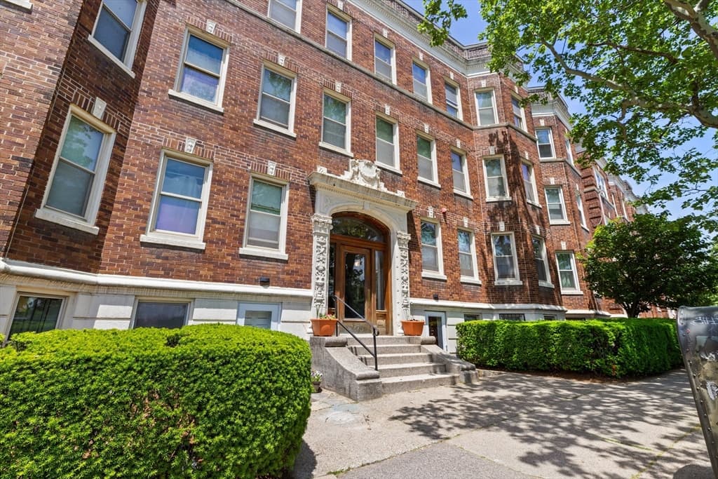 Condominium at 1645 Commonwealth Ave # 17, Boston MA 02135, photo 14 of 17