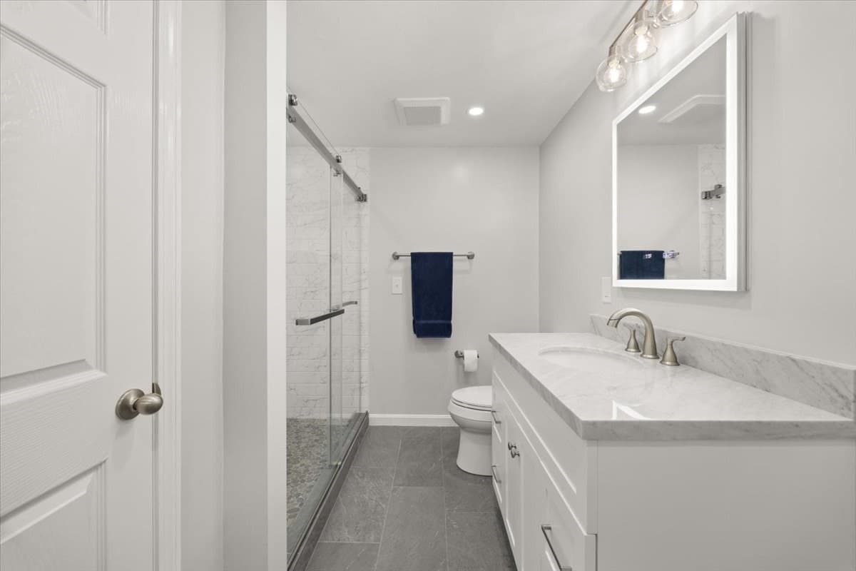Single Family Residence at 115 Springhill Ave, Bridgewater MA 02324, photo 6 of 17
