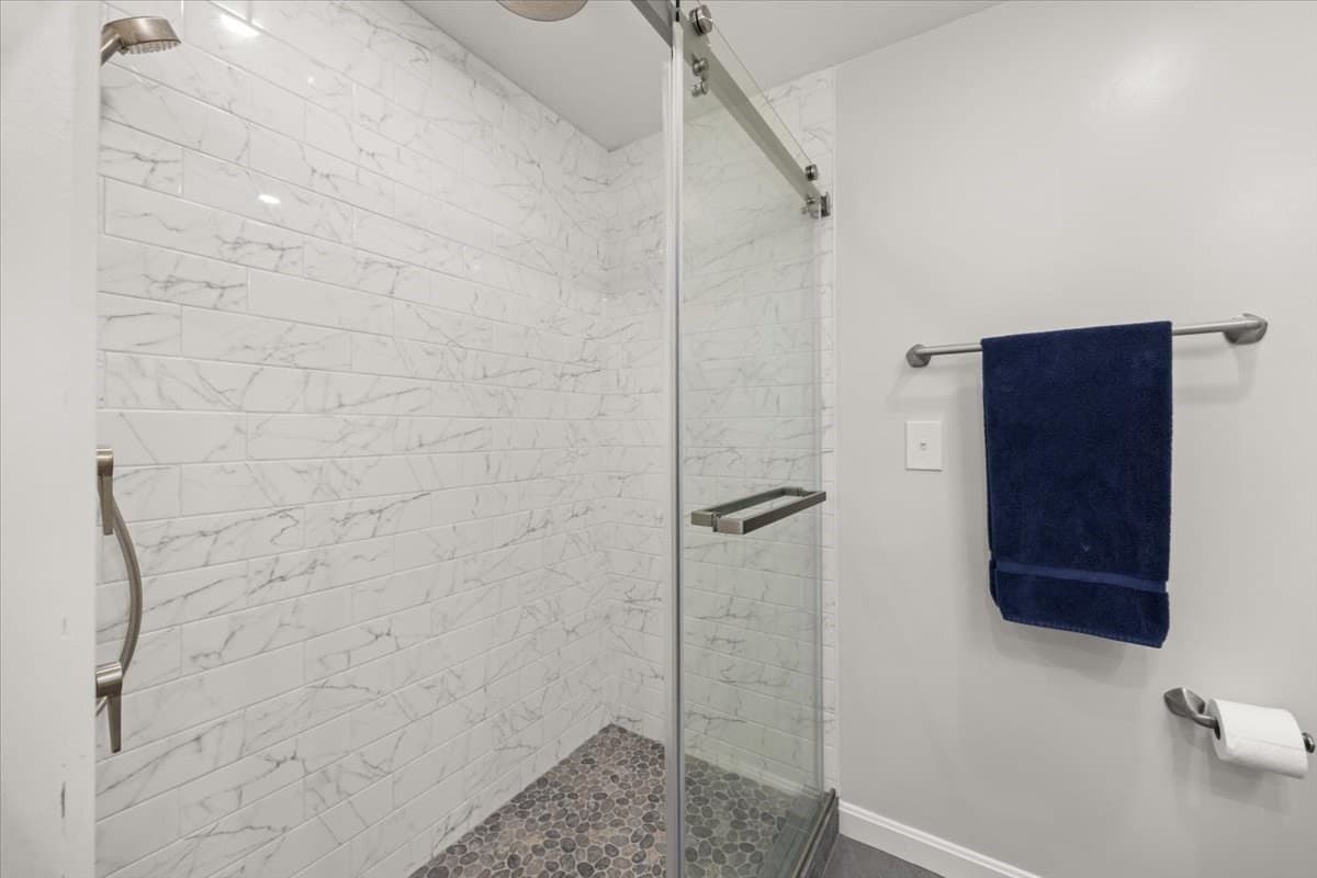 Single Family Residence at 115 Springhill Ave, Bridgewater MA 02324, photo 7 of 17