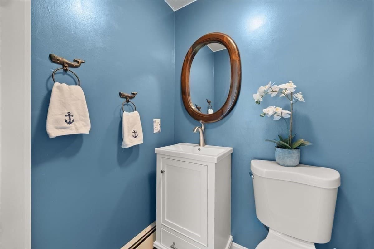 Single Family Residence at 115 Springhill Ave, Bridgewater MA 02324, photo 10 of 17